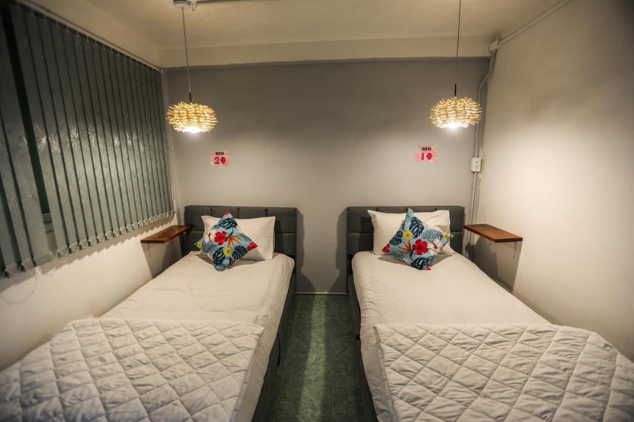 Arena Boutique Hotel Female Only Thongsala Exteriör bild